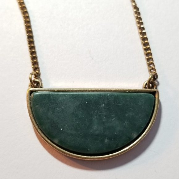 Jewelry - Deep teal green half circle necklace gold tone